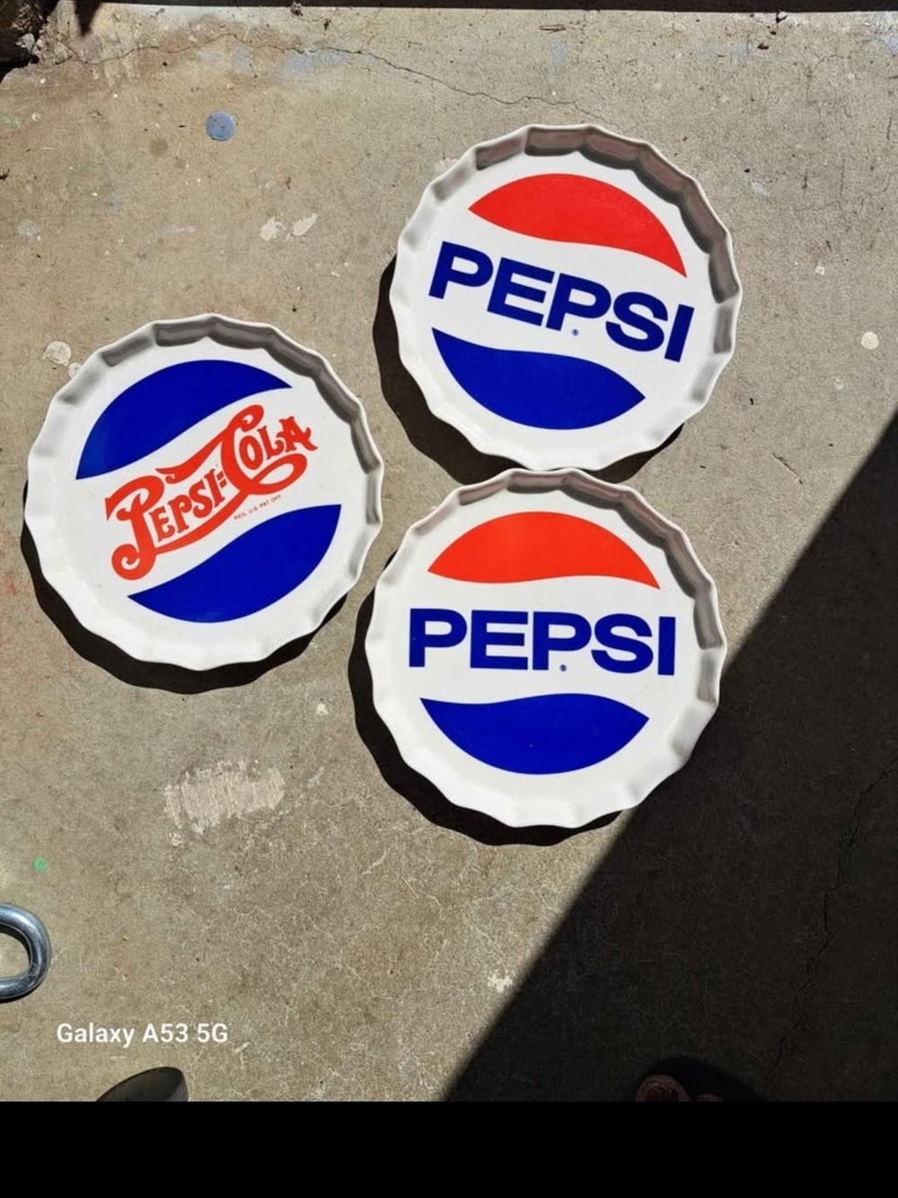Pepsi Retro Bottle Cap Plates - White, Blue & Red